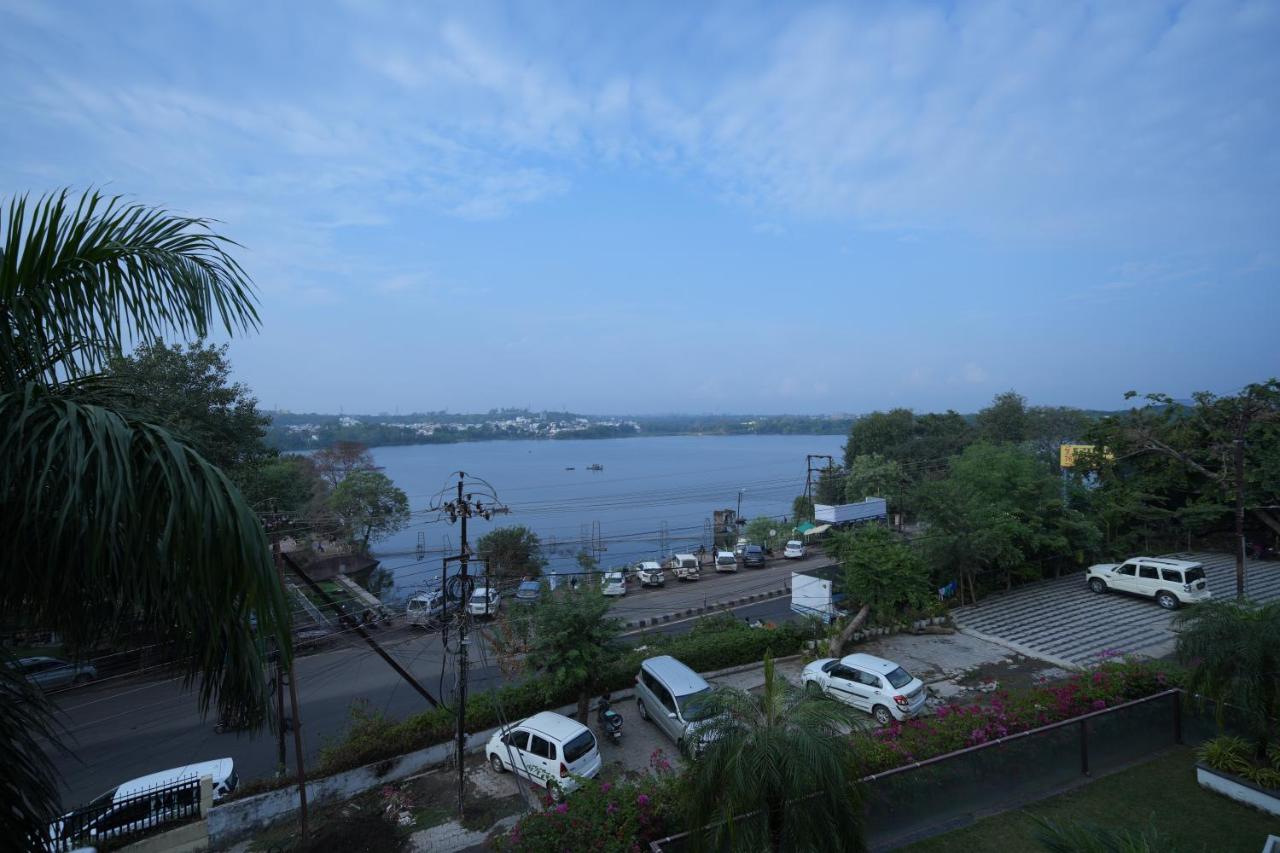 B&B Bhopal - BHOPAL LAKE STAYS - Bed and Breakfast Bhopal