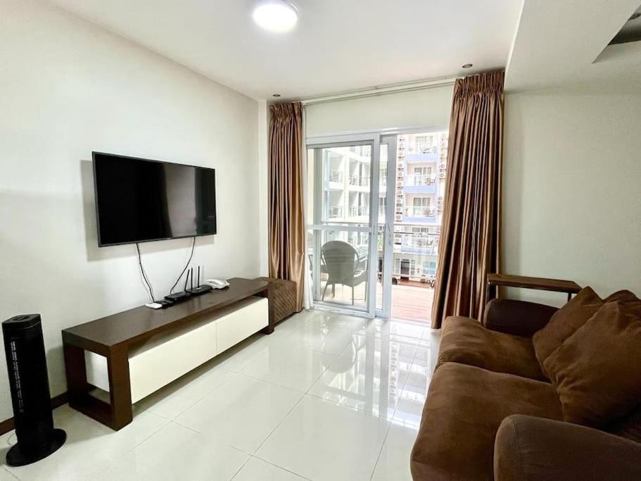 B&B Angeles City - 314 La Grande, Comfy studio with hotel amenities! - Bed and Breakfast Angeles City