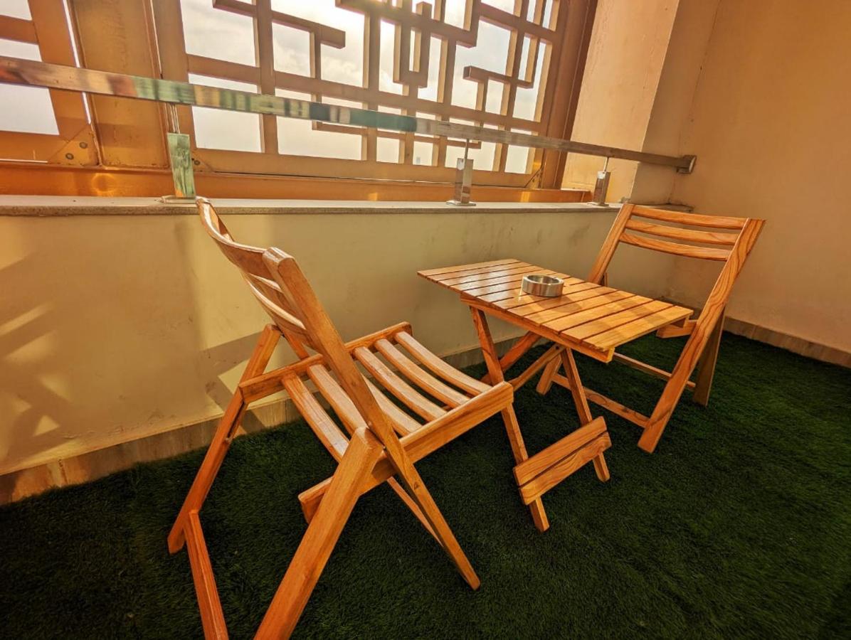 Luxury one bed Apartment in Gold Crest Mall And Residency DHA Lahore - Chambres d’hôtes Lahore