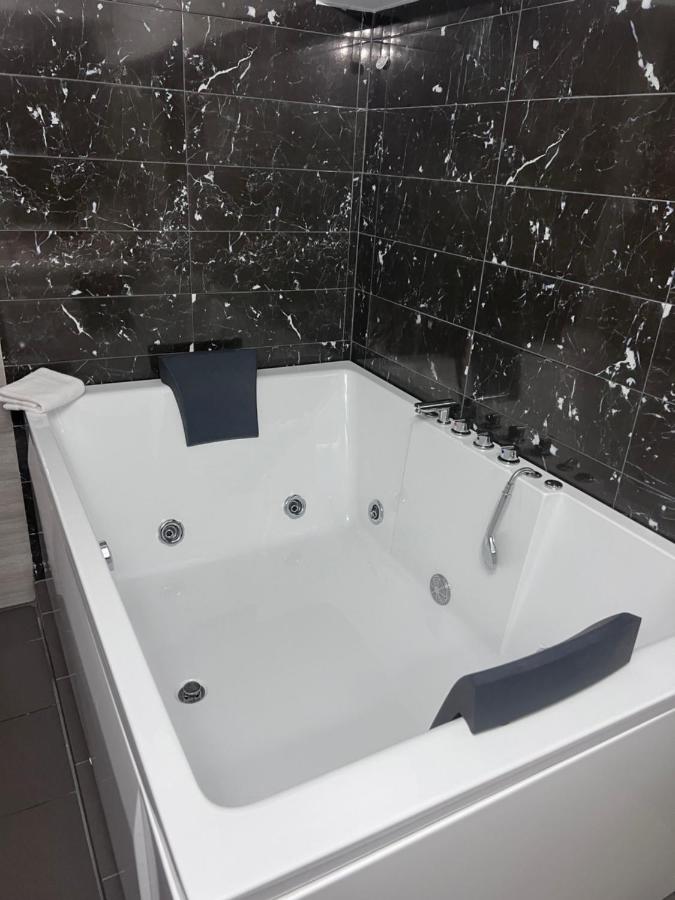 Jacuzzi Suites 2 - Ferienwohnung Thessaloniki