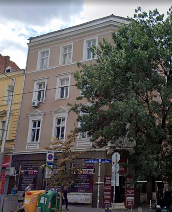 NEW High-End 2BR Apartment with Parking - B&B