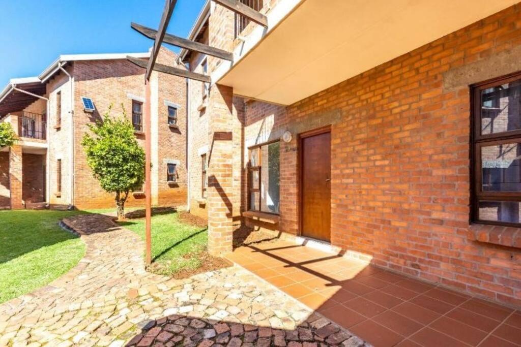 3-Bedrooms Apartment in Bushmill Amorosa - Chambres d’hôtes Roodepoort