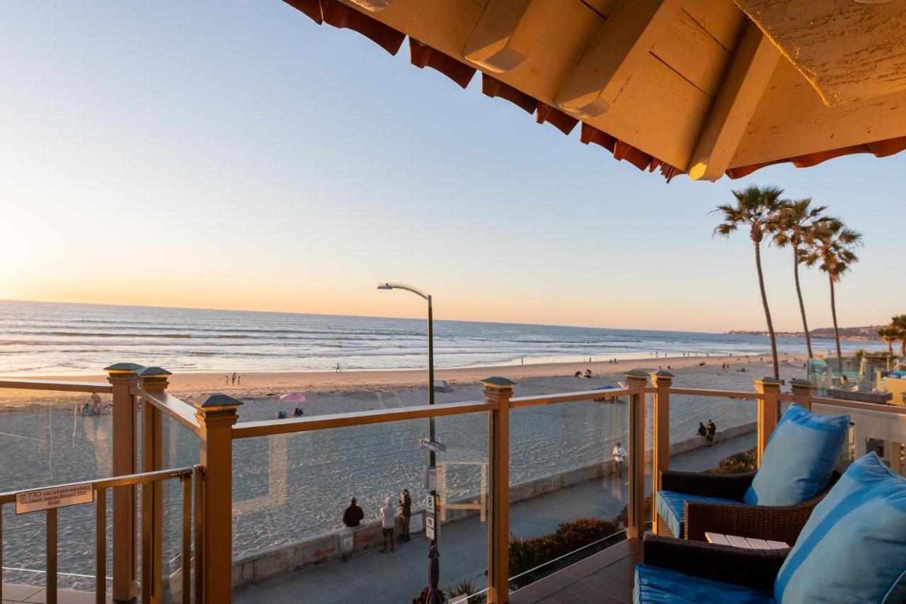 B&B San Diego - Oceanfront, two-level condo with stunning view, decks, fast WiFi & fireplace - Bed and Breakfast San Diego