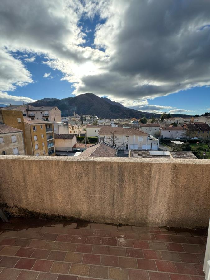 Studio avec terrasse vue sur cousson - B&B