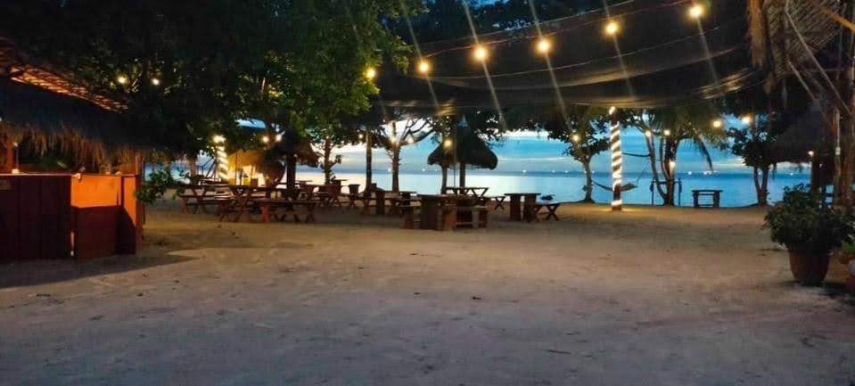 Bintan Brzee Beach in Bintan Island - Bungalow 5 - B&B