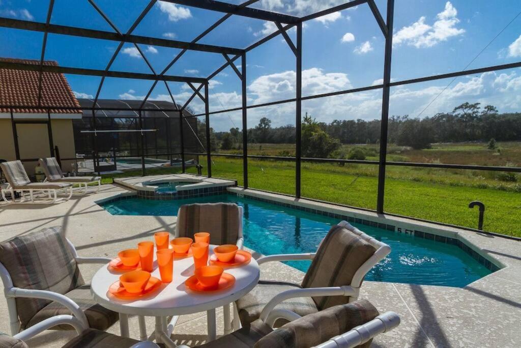 B&B Orlando - Family Disney Home, Pool, Spa, Nice view, Gated Resort -301 - Bed and Breakfast Orlando