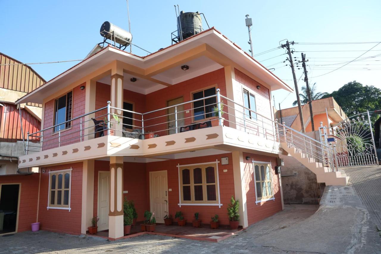 SAI HOLIDAY HOME - B&B Madikeri