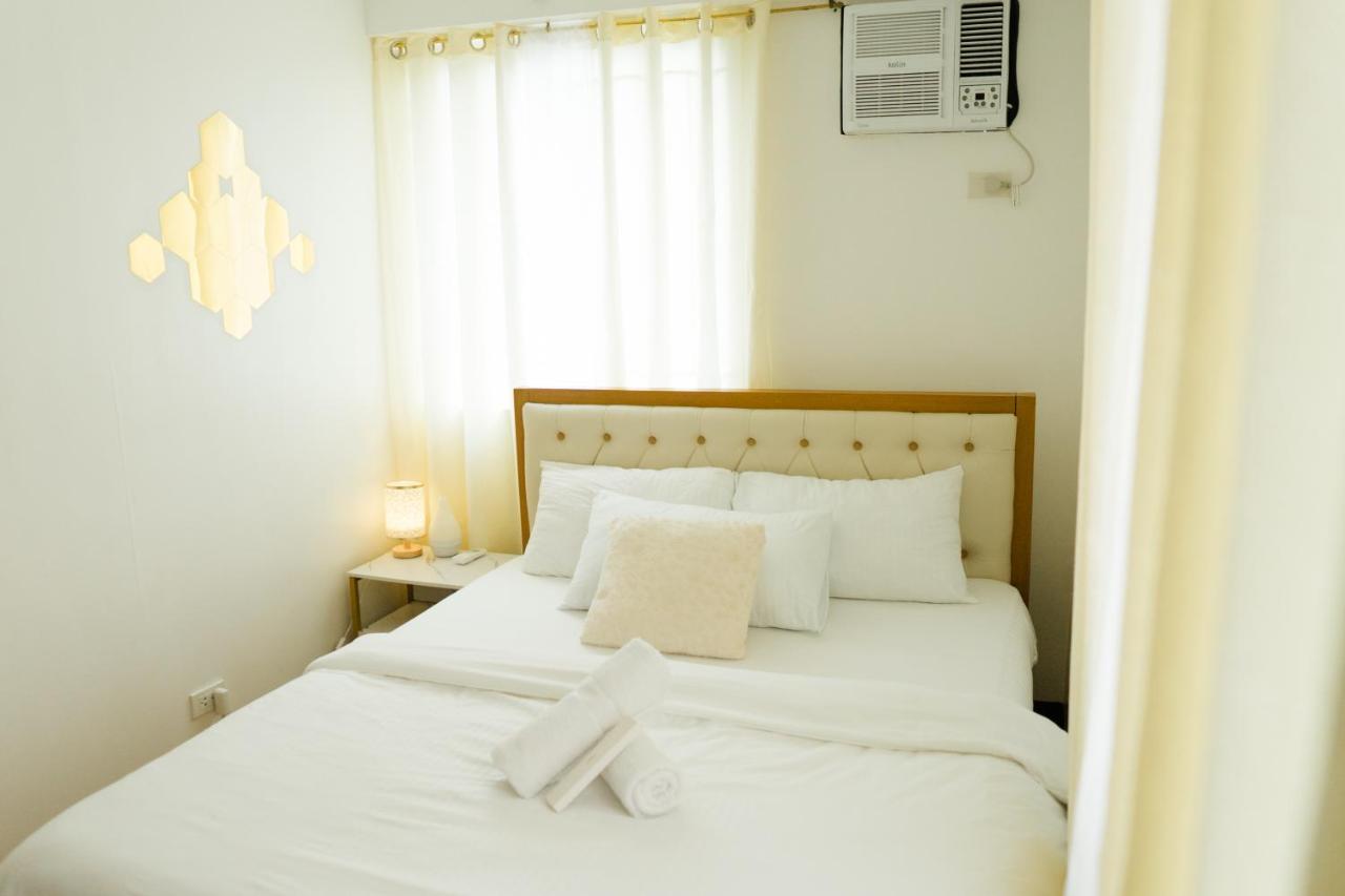 B&B Davao City - Peaceful & quiet 1BR condo w/ pool access, TV&Wifi - Bed and Breakfast Davao City