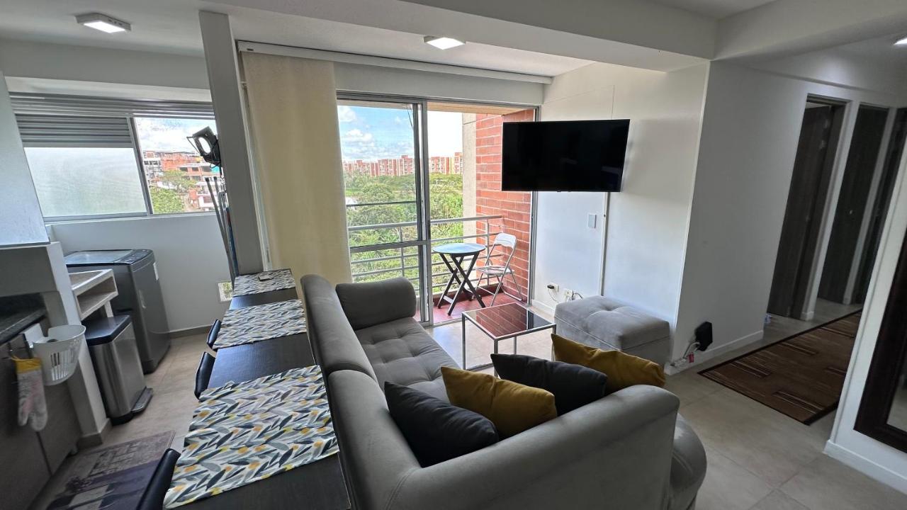 Pearl 23 - B&B Pereira