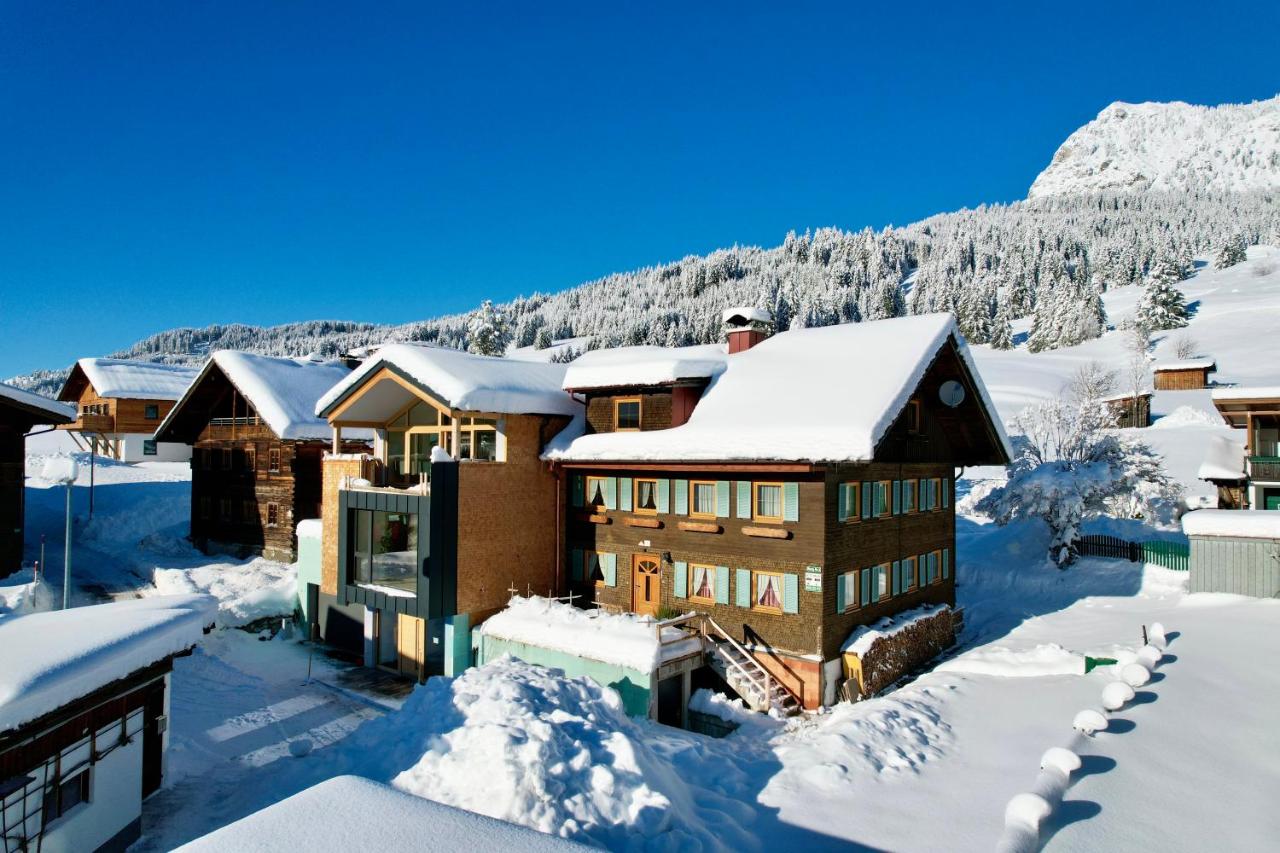 B&B Tannheim - Chalet & Almhostel Alpenperle - Selbstversorger Unterkunft - Bed and Breakfast Tannheim