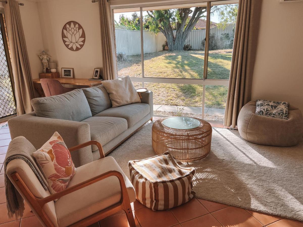 B&B Mandurah - BEACH 400m, Big Yard, Playroom, Perfect for Families, Couples, Digital Nomads - Bed and Breakfast Mandurah