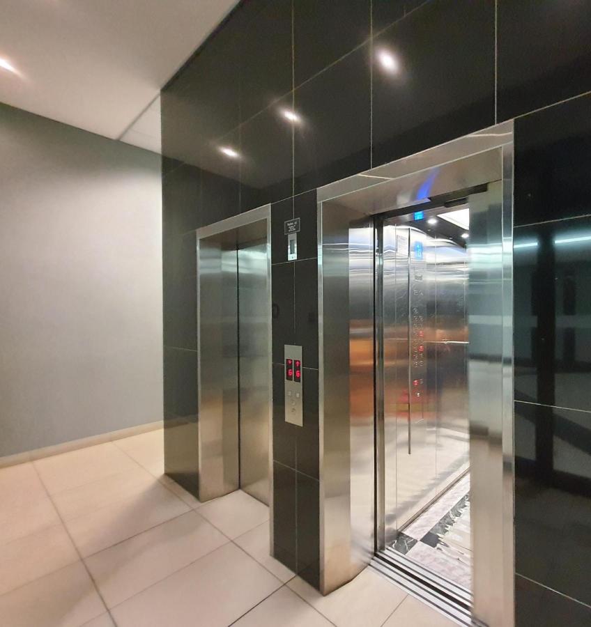 Mary-B Contemporary Apartment - B&B Windhoek
