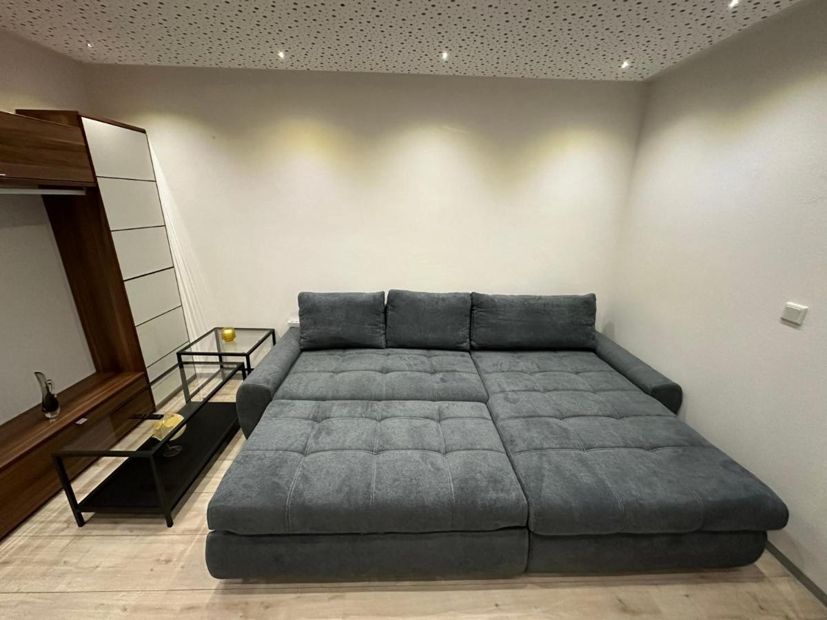 Modern Apartments Neuburg D - TOP - 2 Zimmer, Parkplatz, Balkon, Wi-Fi, 2 TV, Dusche, Küche - Chambres d'hôtes Neubourg-sur-le-Danube