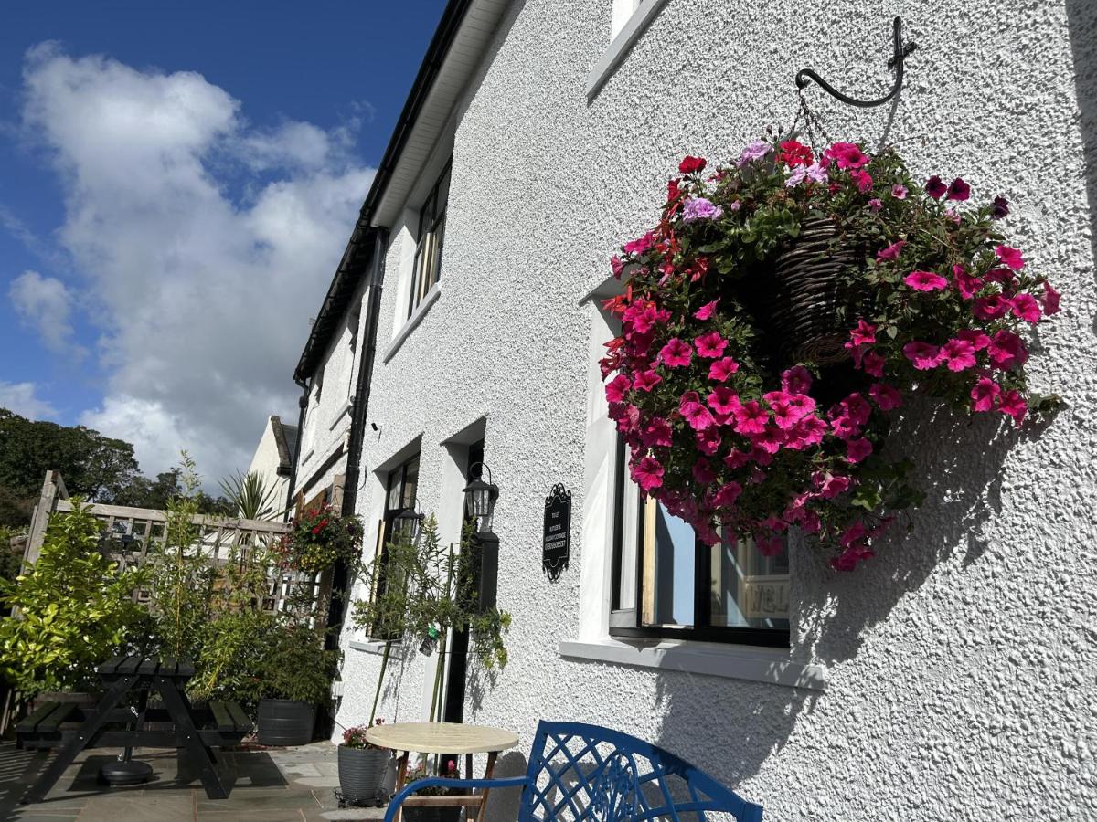 Butlers Cottage Heysham Village Dogs Welcome - B&B