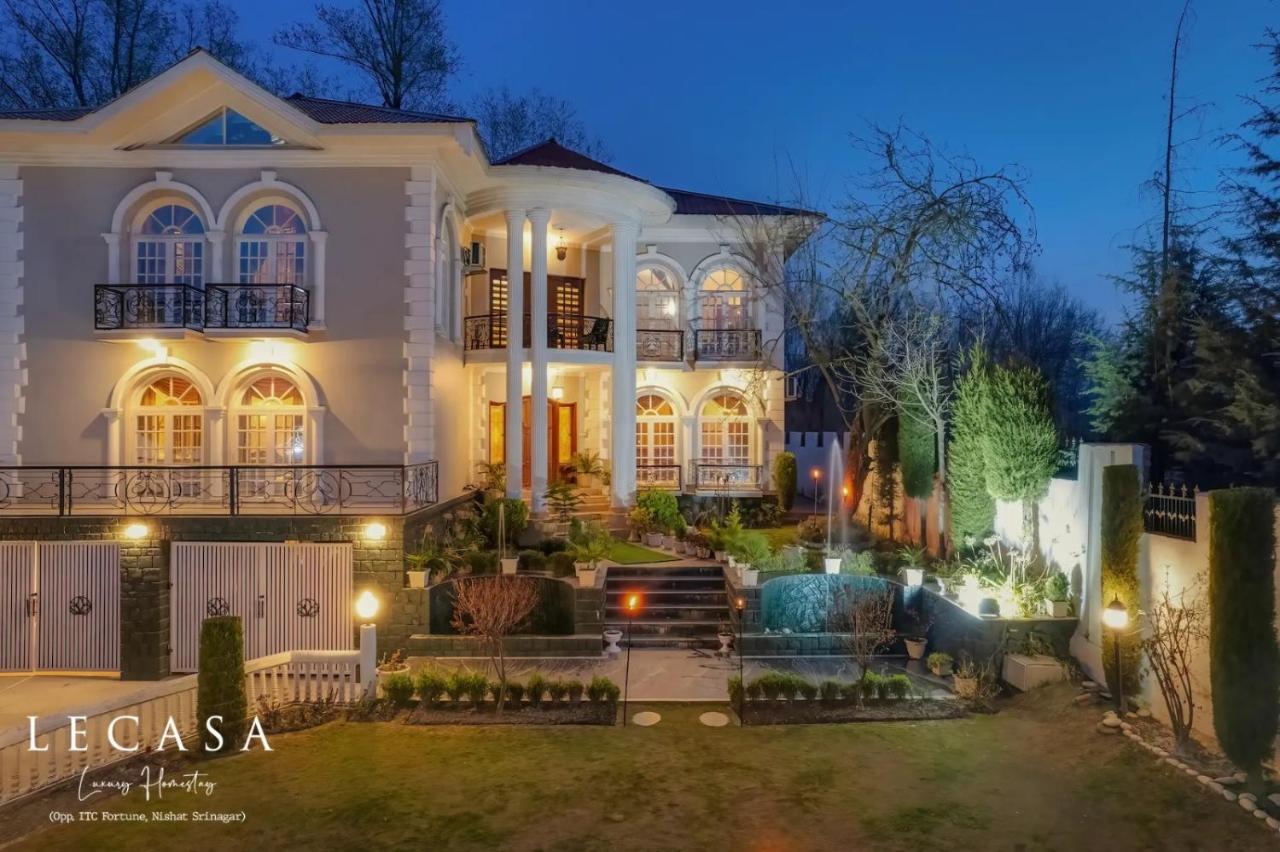 B&B Srinagar - Lecasa Luxury Home Stay Opp ITC Fortune - Bed and Breakfast Srinagar