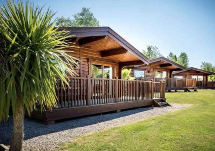 B&B Exeter - Bishops Park Lodges At Fingle Glen - Bed and Breakfast Exeter