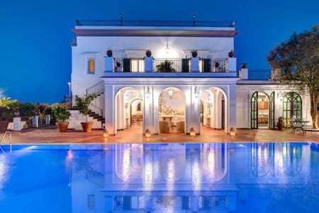 GOCCE VILLAS - The Palace Villa Escondida - B&B Sant'Agnello