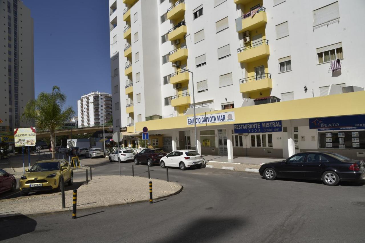 Lovely Apartment Gaivota Mar Praia da Rocha with Pool , Parking - B&B