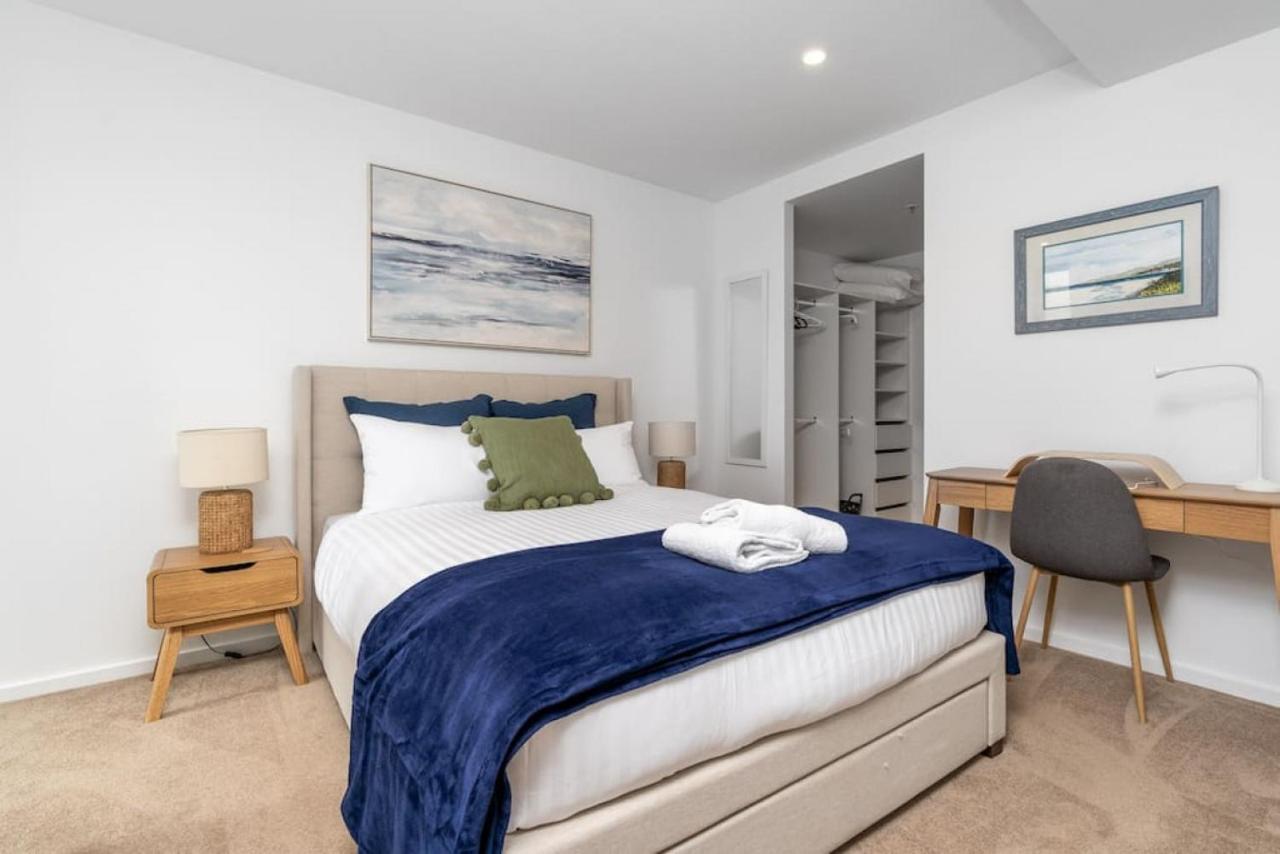 B&B Canberra - Civi14 Modern 2BR Apartment in the Heart of the City - Bed and Breakfast Canberra