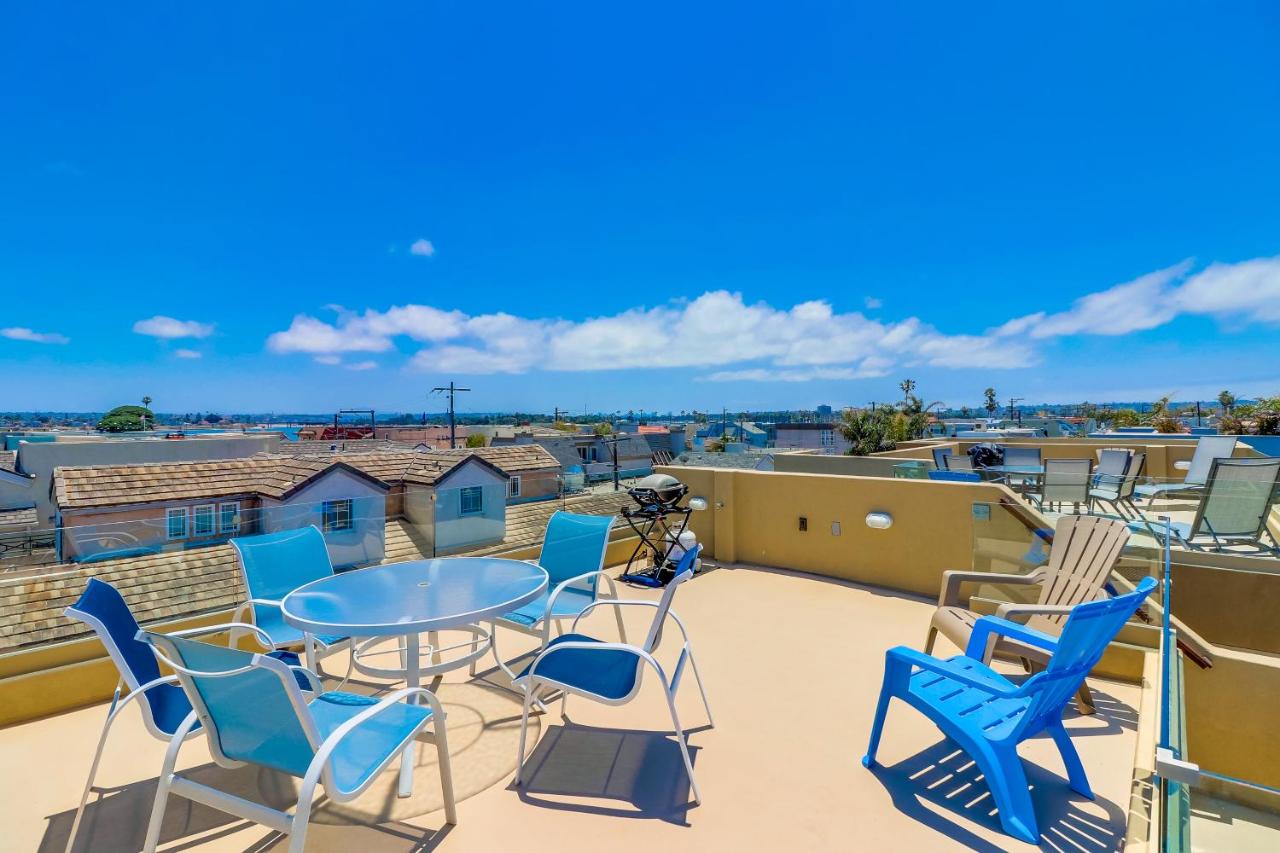Beach Oasis - Rooftop, Steps2Sand and Water Views - B&B