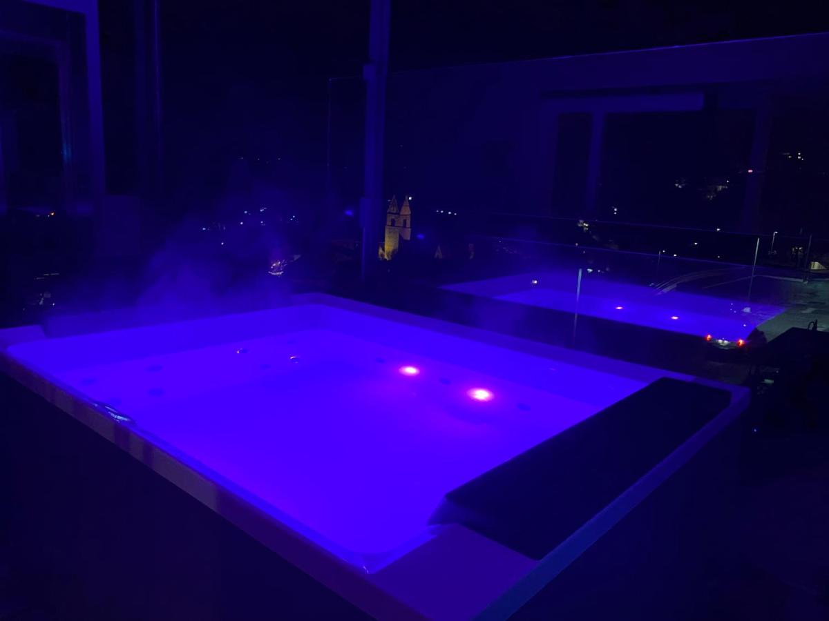 Dolomites Alpin Penthouse, 90qm, privat Sauna - privat Whirlpool - B&B Mühlbach