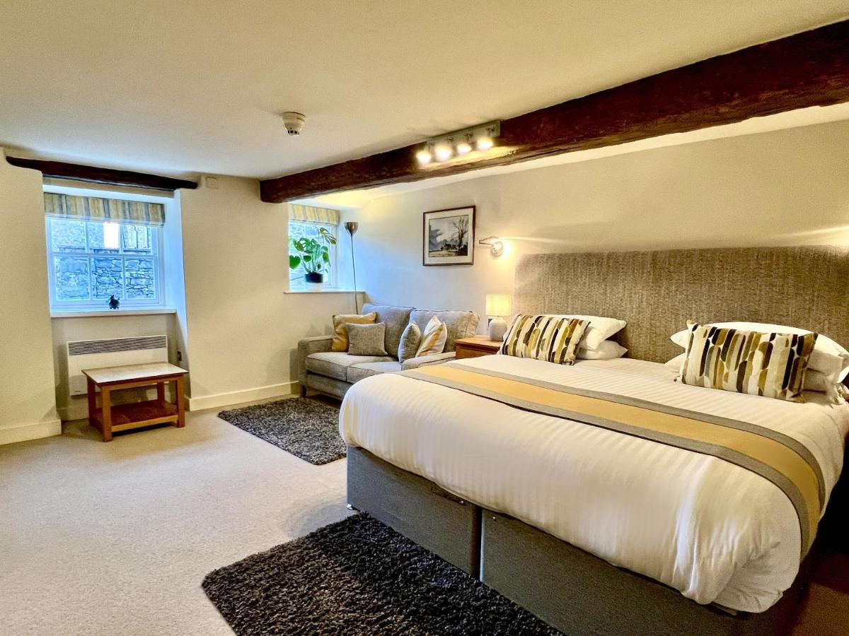 Superior Deluxe Double or Twin Room 