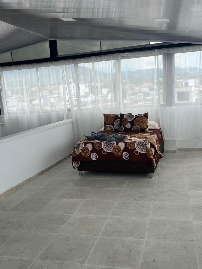 APARTAESTUDIO AMOBLADO EN ZONA ROSA DE DOSQUEBRADAS - B&B