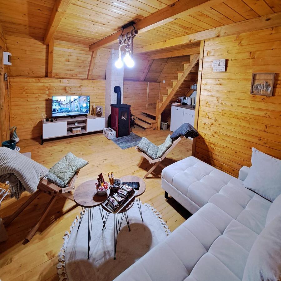 B&B Tvrdimići - Vikendica i odmaraliste JuliE, Sarajevo-Jahorina - Bed and Breakfast Tvrdimići