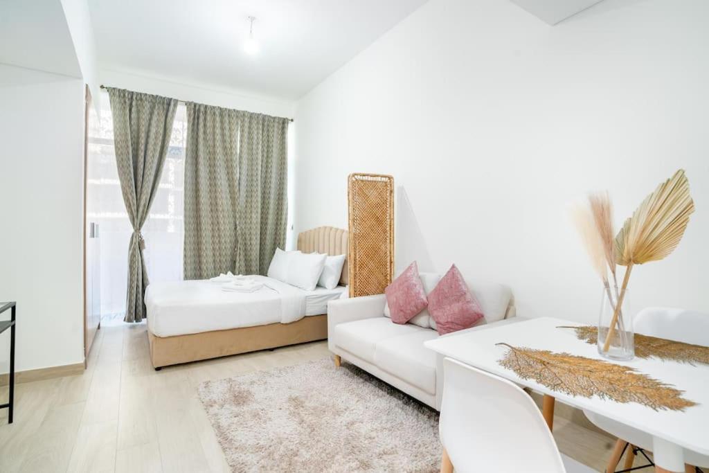 Nice Studio in Azizi Riviera 32 - Dubai - B&B Dubái