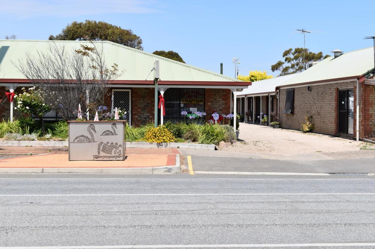 Lake Albert Motel - B&B