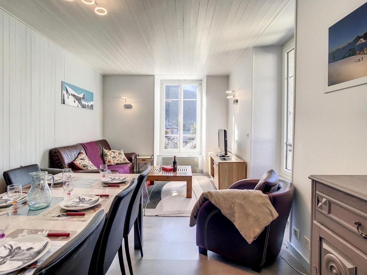 Chamonix : Bel Appart 8 pers, 80m², 3 ch, Centre, Résid. sécurisée, Parking, Wifi - FR-1-507-25 - B&B