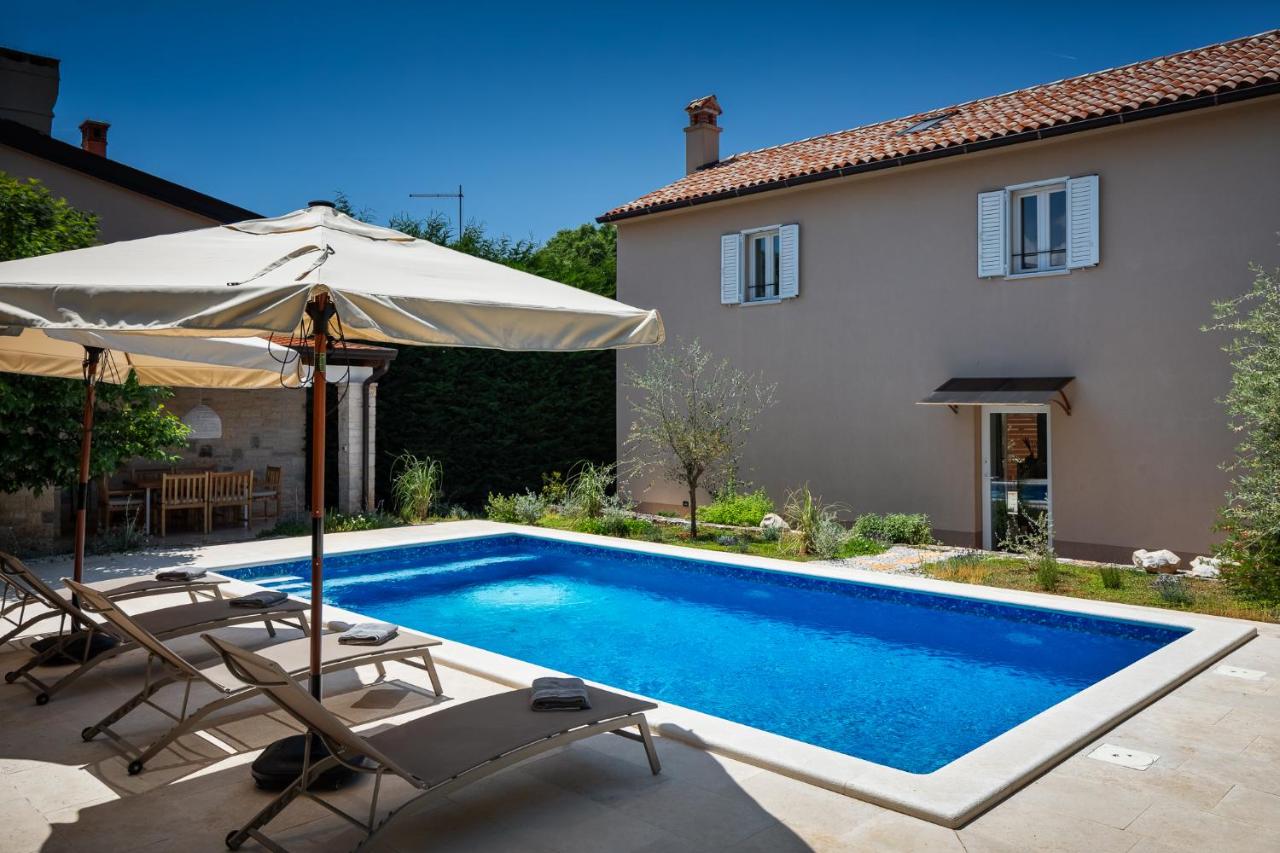 Villa Vin - Pool, ruhig, strandnah, Klimaanlage, Außenküche, Meeresnähe, Gästebetreuer - Bed and Breakfast
