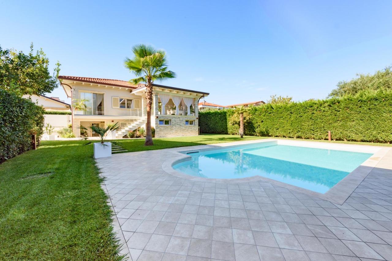 Villa Fiumetto by Mmega - B&B