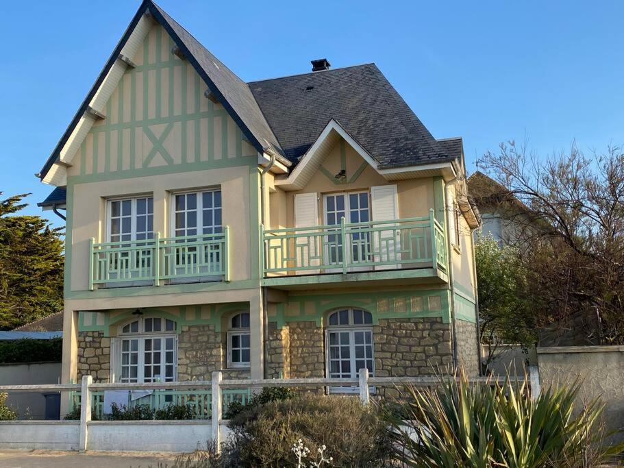 Villa facing beach and sea in Normandy - B&B