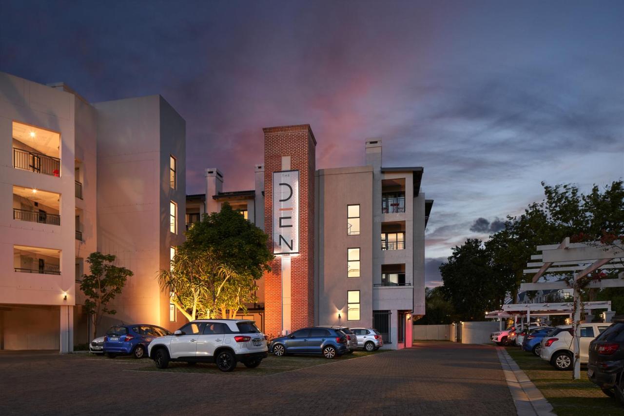 B&B Stellenbosch - The Den Apartments by Raw Africa Collection - Bed and Breakfast Stellenbosch