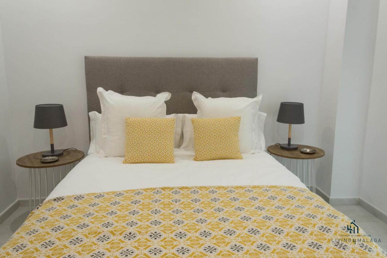 Two-Bedroom Apartment with Balcony- Calle Vendeja