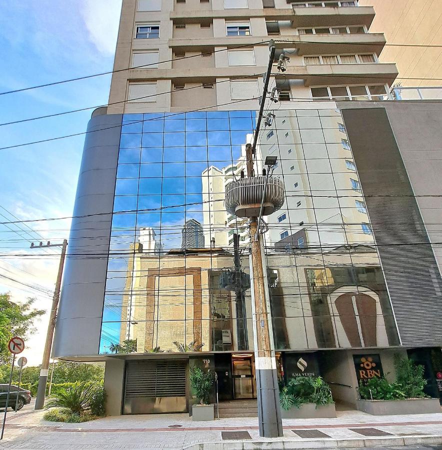 Encantador! 3 Suítes, Vista, Finamente Mobiliado - B&B