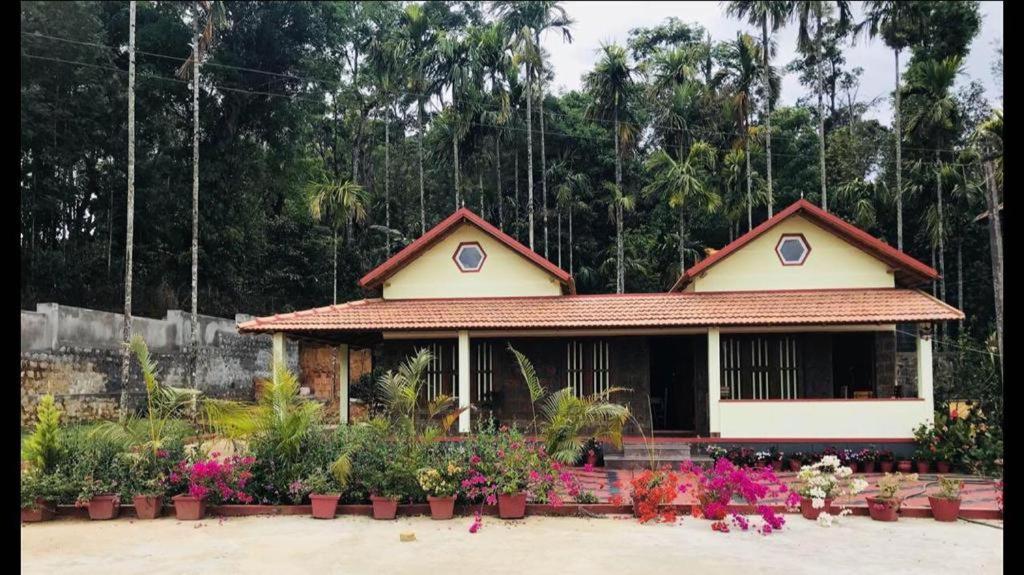 B&B Somvārpet - Halli Bailu Homestay - Bed and Breakfast Somvārpet