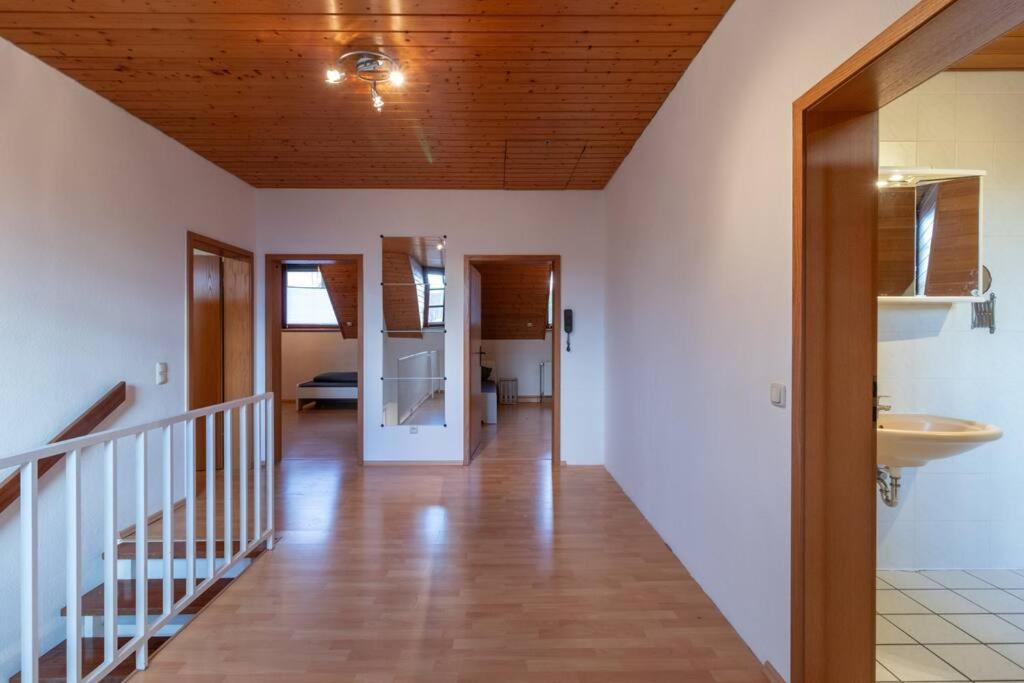 Traumhaus nähe Mainz I 12 Betten I 4 Schlafzimmer I Terrasse I 200m2 I Garten - B&B