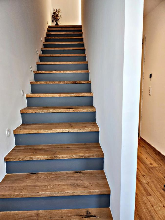 Lions Place Premium Apartments EXECUTIVE Luxus PENTHOUSE inklusive SPA - Chambres d'hôtes Heidenheim