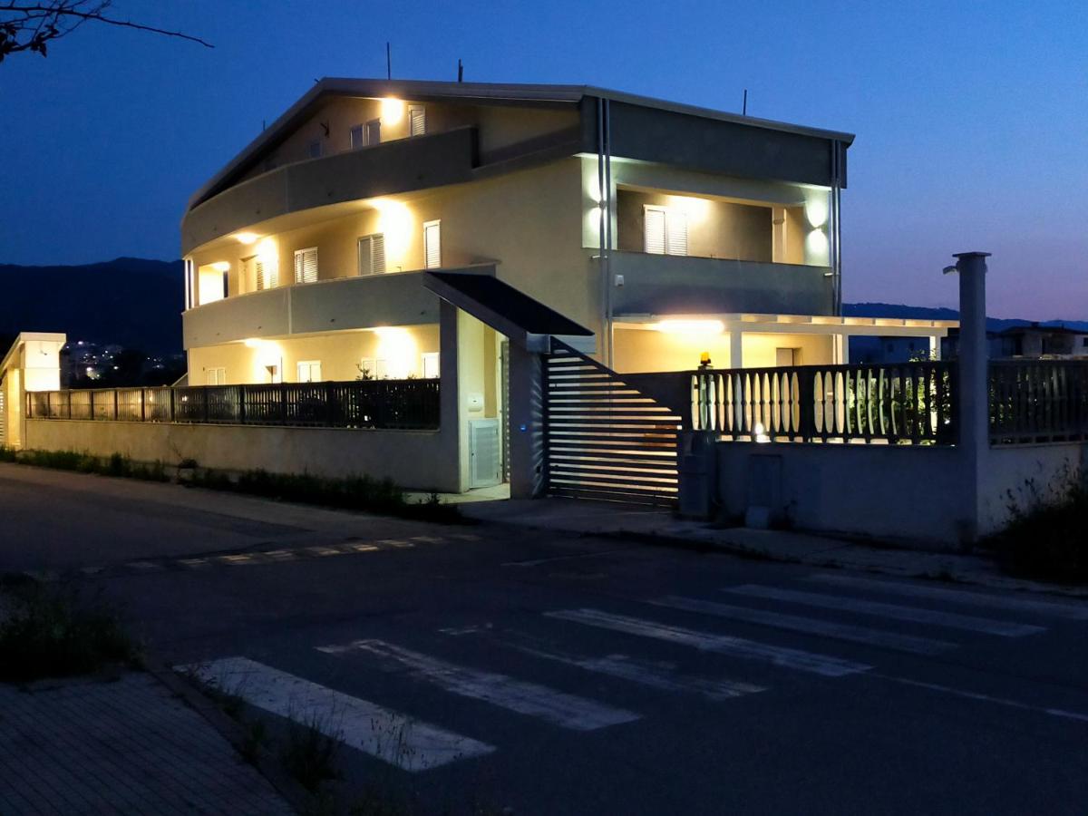 Frontemare - B&B Rossano