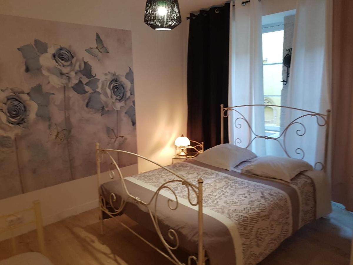 B&B Tournus - Fenêtre sur cour du Docteur Privey - Bed and Breakfast Tournus