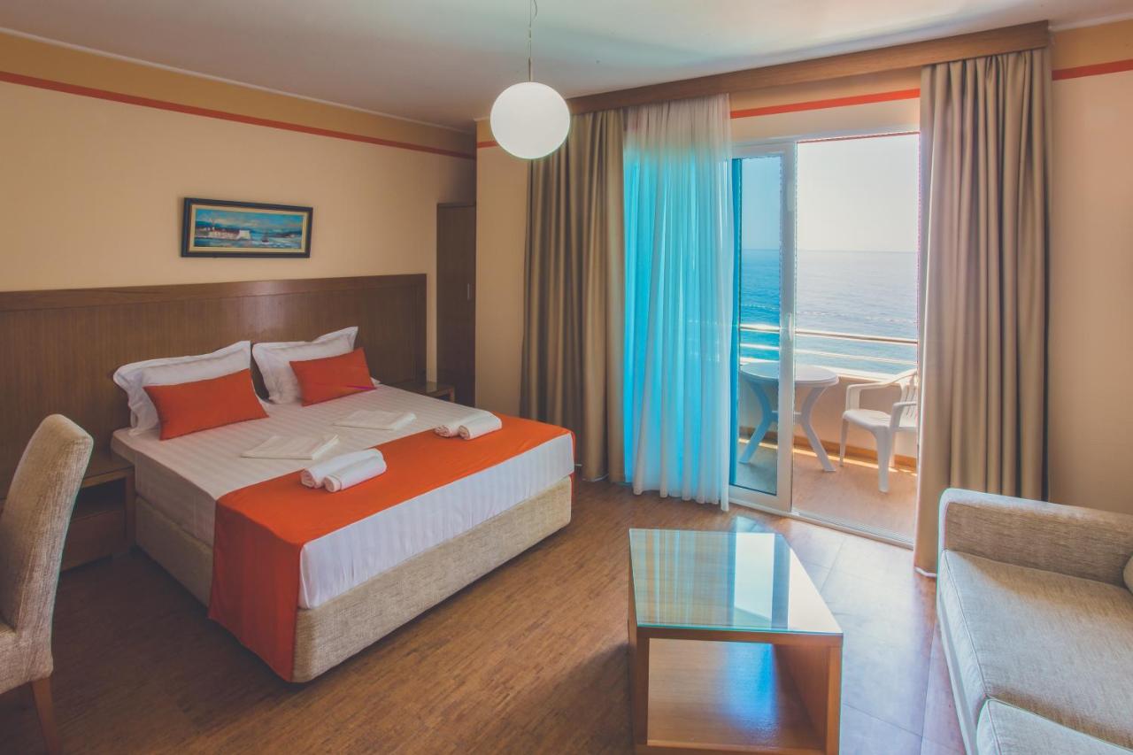 Studio with Sea View