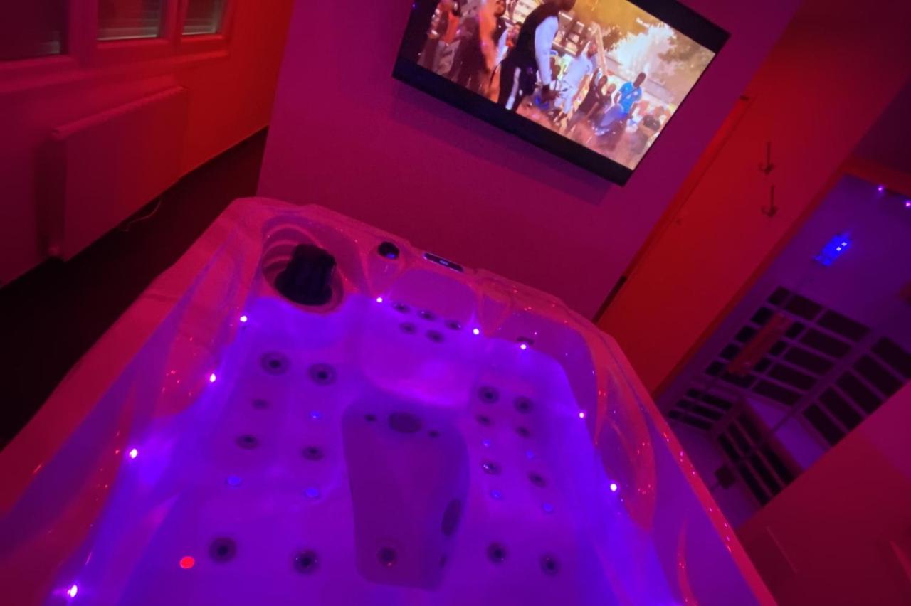 Camera Queen con Vasca Idromassaggio