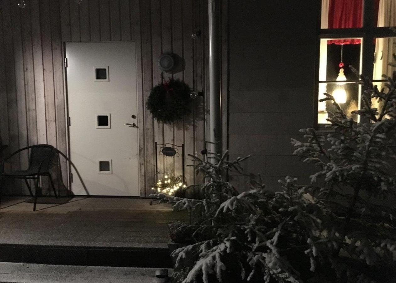 Stor lägenhet i Elofstorps Missionshus - B&B