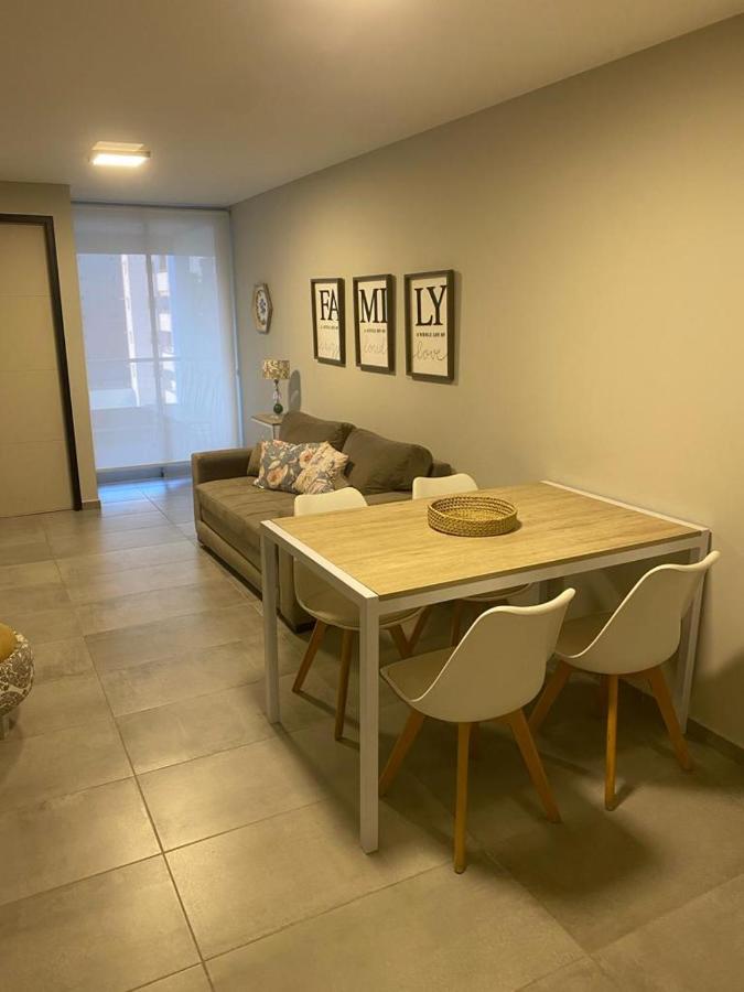 Departamento -Cata- Pleno General Paz, cerca de Sanatorios, Terminal de omnibus y Nueva Cordoba, BY Apartcba - B&B Córdoba