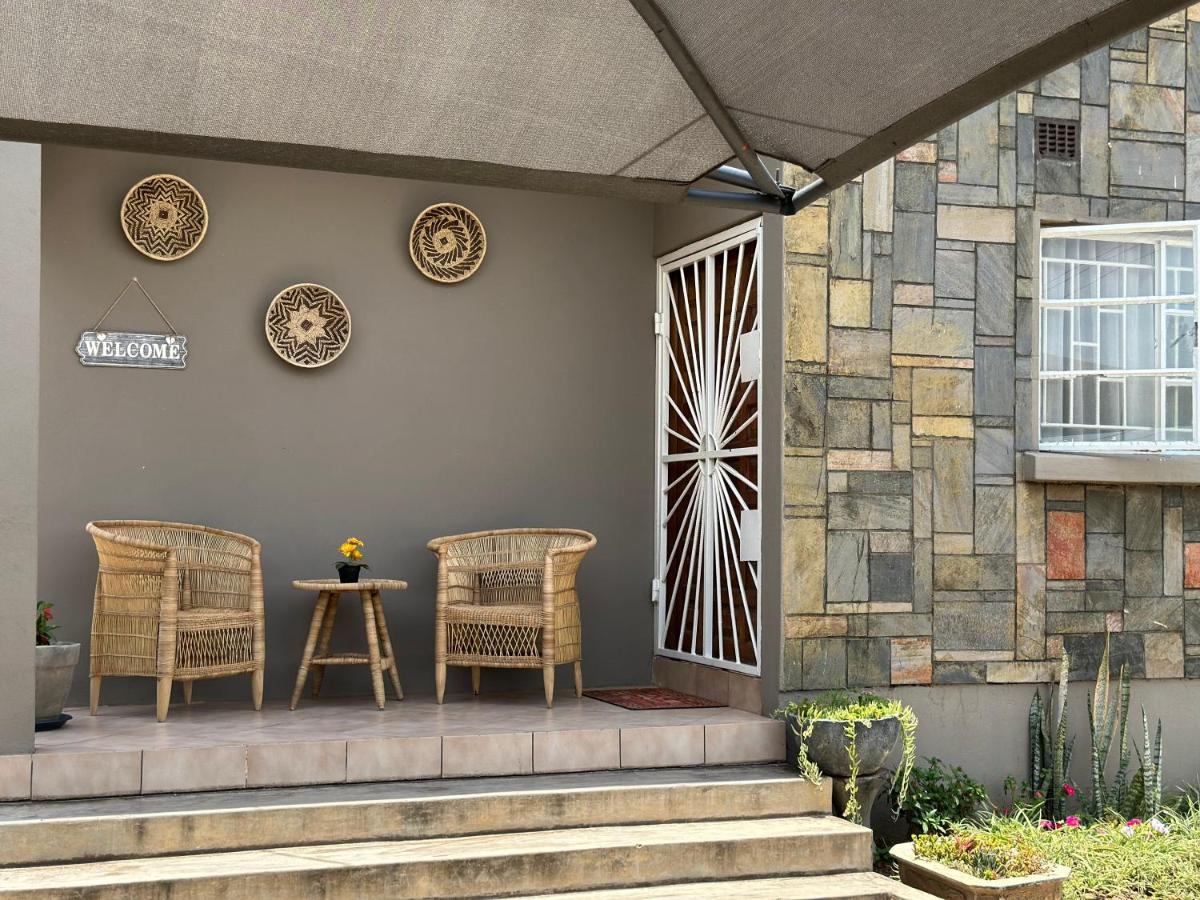 Serene 3 bedroom house in Olympia, Lusaka - B&B Lusaka