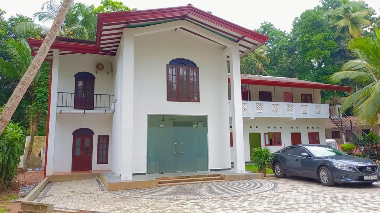 Airport Pearl Garden Transit Hotel - B&B