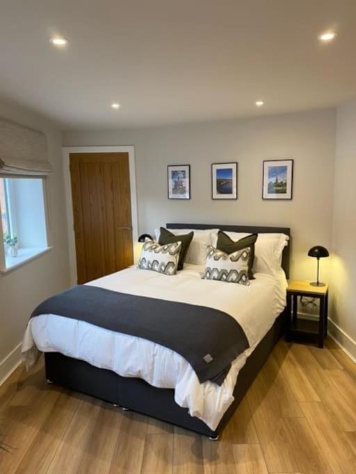 B&B Salisbury - New modern studio apartment near to City Centre - Bed and Breakfast Salisbury