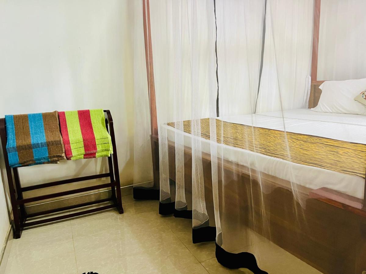 Deluxe Double Room with Side Sea View